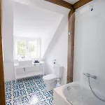 Manor House Inn, 3*
