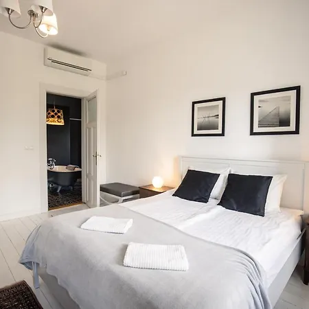 Manor House Inn, Bed & Breakfast