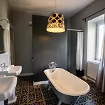 Couette-café Manor House Inn, 3*