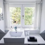 Manor House Inn, Couette-café 3*