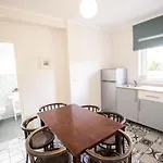 Manor House Inn, Couette-café 3*