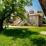 Manor House Inn, Csopak