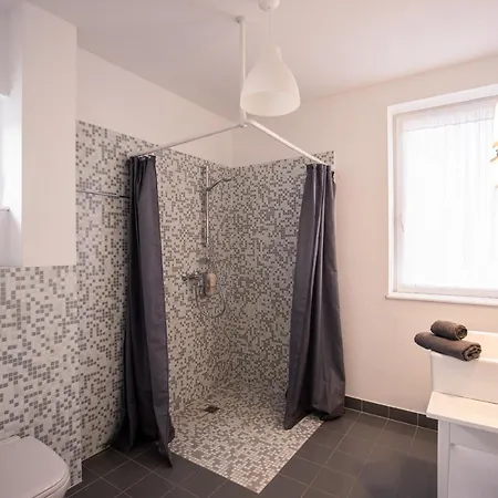Bed & Breakfast Manor Apartments,