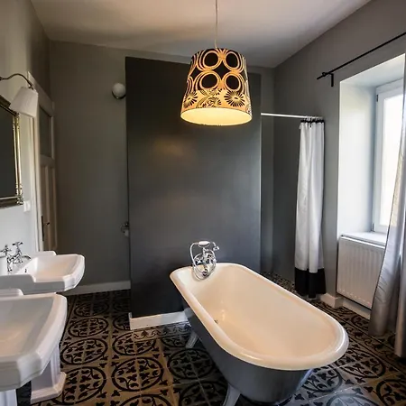 Nocleg ze śniadaniem Manor Apartments, *