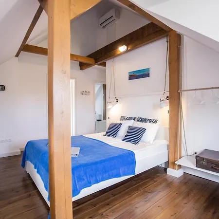 Nocleg ze śniadaniem Manor Apartments, *