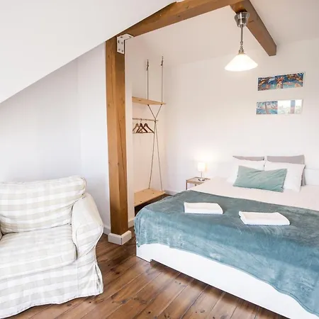 Bed & Breakfast Manor Apartments, *