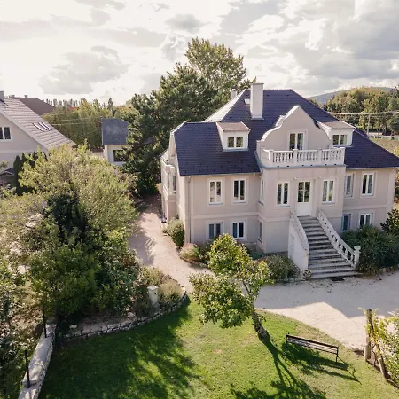Nocleg ze śniadaniem Manor Apartments, Csopak