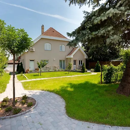 Manor Apartments, Nocleg ze śniadaniem *