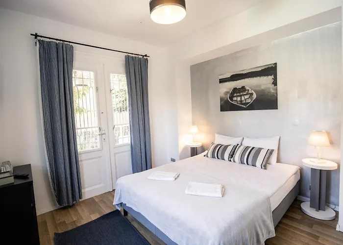 Manor House Inn, 3* Csopak