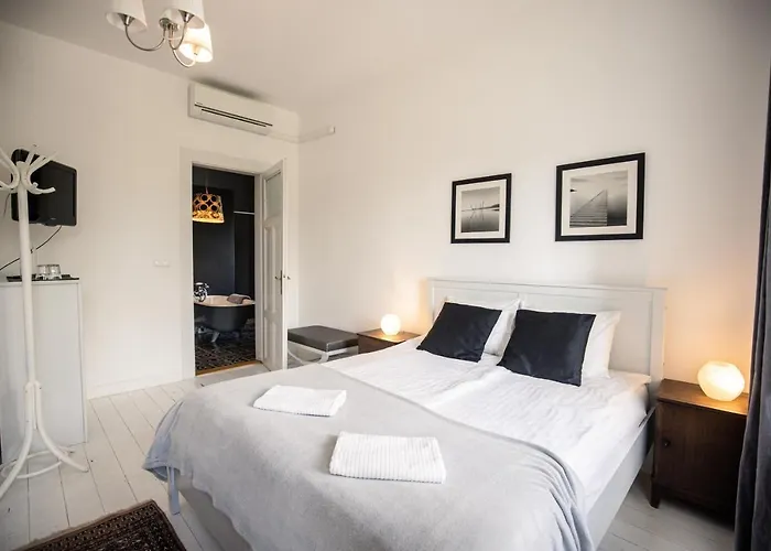 Manor House Inn, Bed and Breakfast