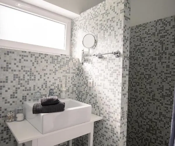 Manor House Inn, 3* Csopak